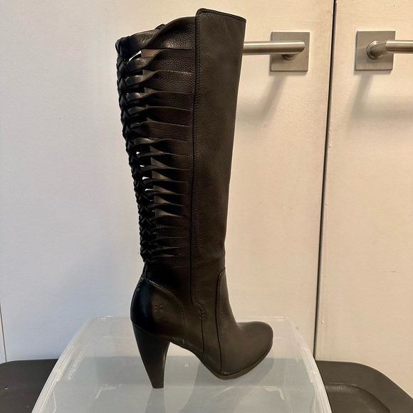 Frye: Mikaela Twisted Tall Mid Cal Black Full Zip Boot | Size 7 - Picture 3 of 6